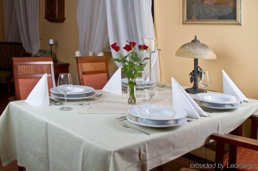 Hotel Arkadia Легница Экстерьер фото